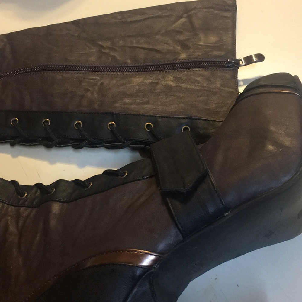 Boots - Picture 2 of 8